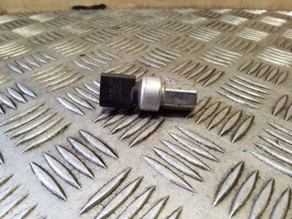 Air conditioning (A/C) pressure sensor 1K0959126D