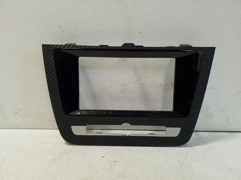 Radio/GPS head unit trim 10339996