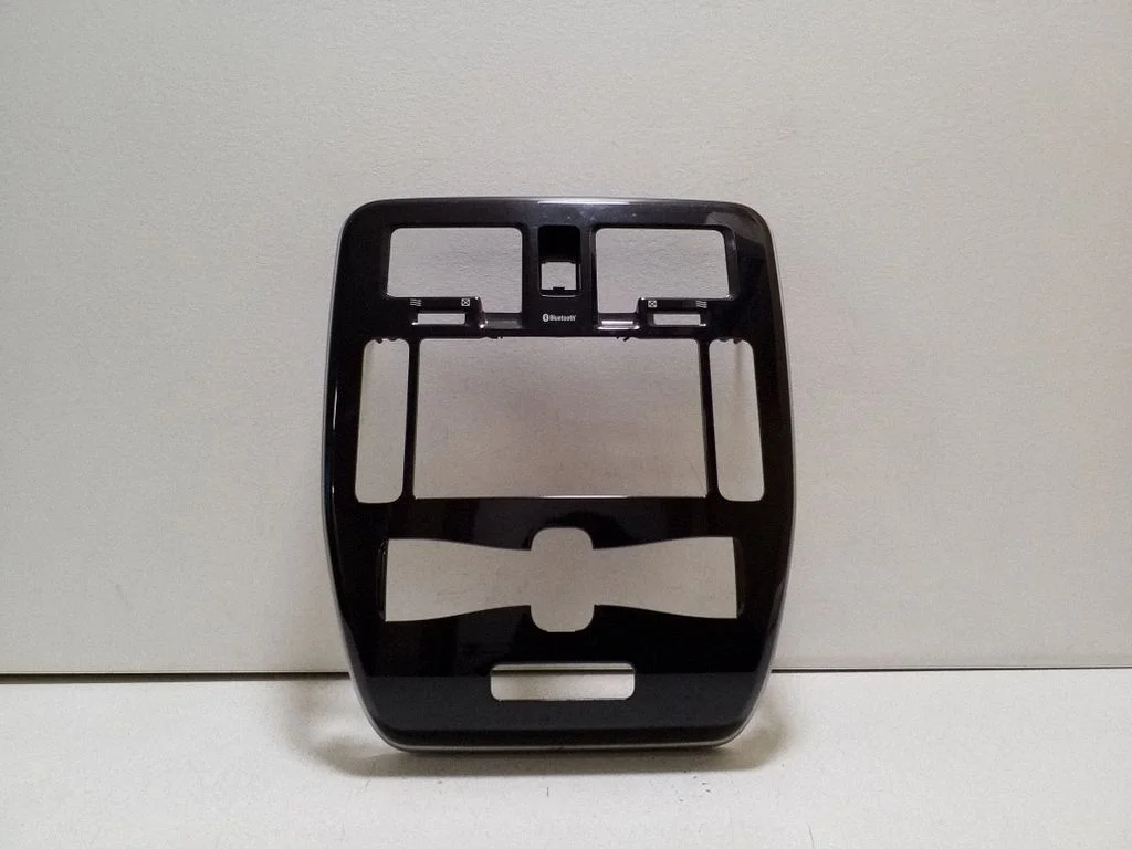 Radio/GPS head unit trim 682603NL0A