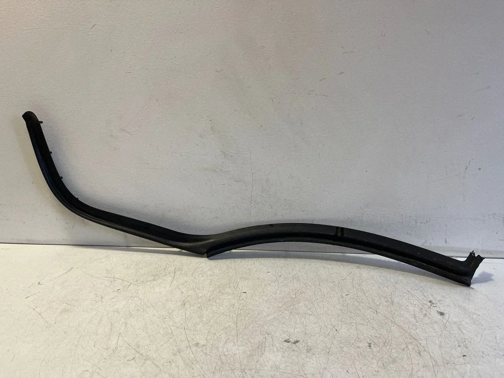 Rubber seal rear door 95B839761B