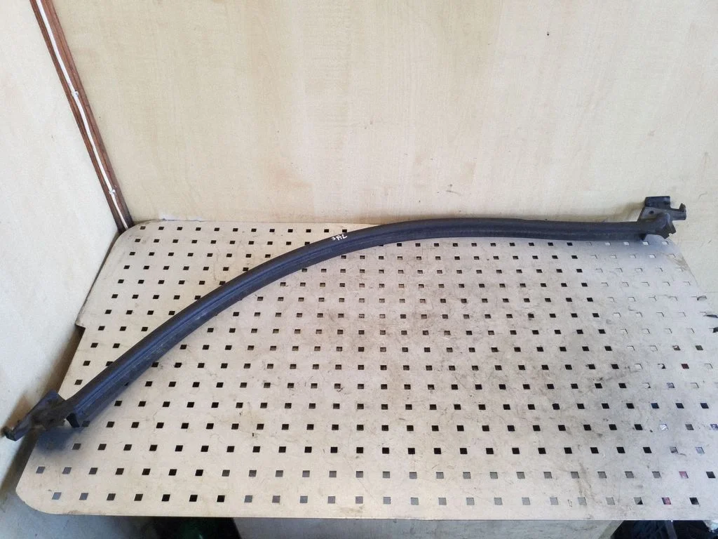 Guma sandarinimo (ant bagažinės durų)