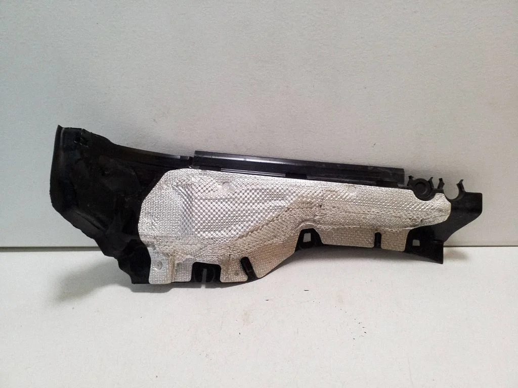 Other engine bay part A1776206200
