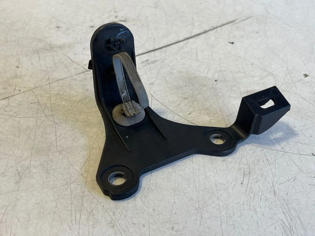 Kita variklio skyriaus detalė