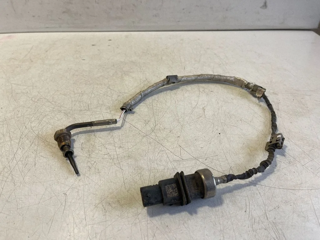 Exhaust gas temperature sensor 8S0919529A