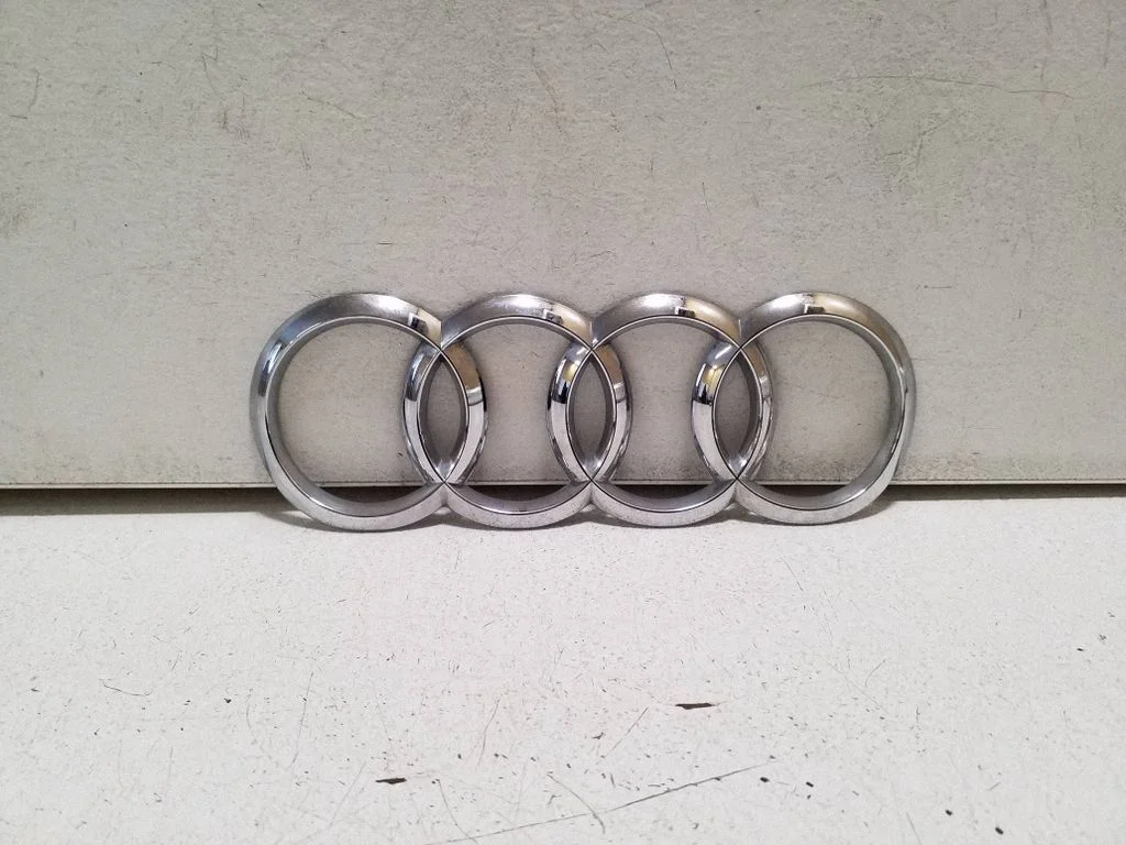 Tootja embleem / mudelitähed – Audi A5 (2016-2024)