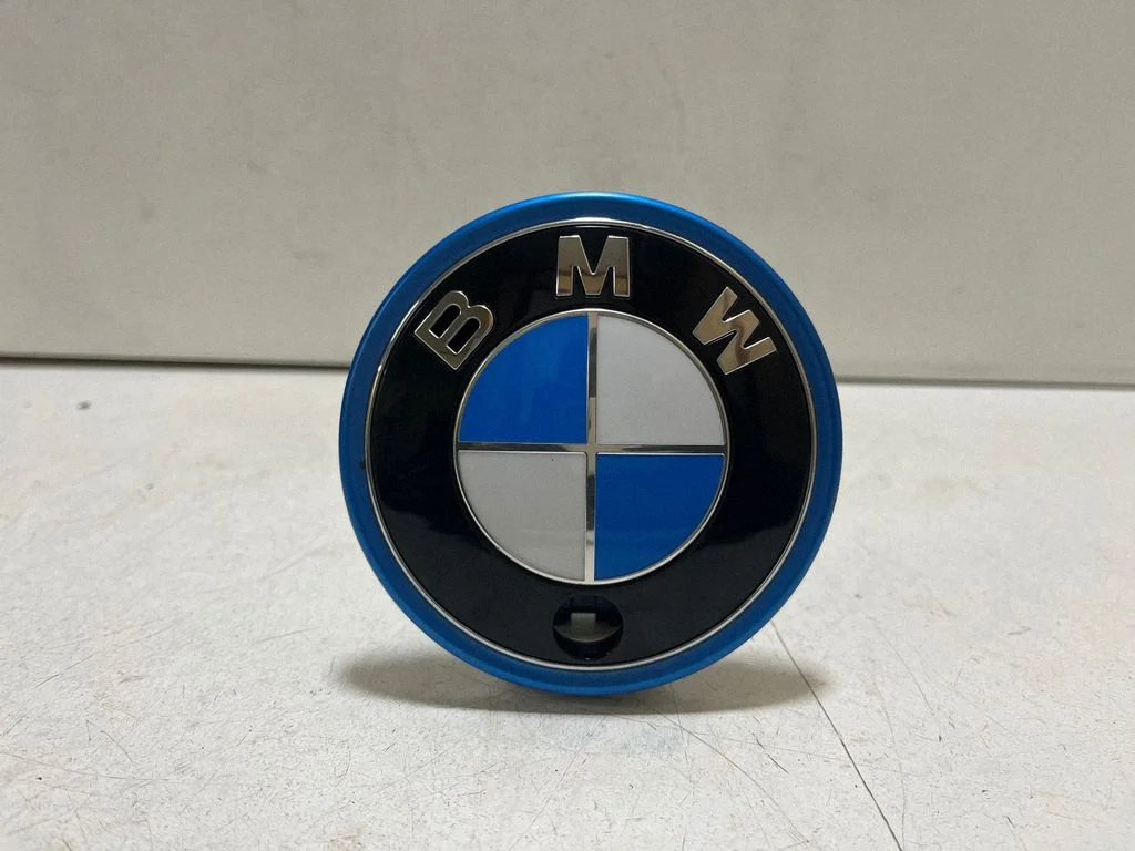 Manufacturers badge/model letters 7497531