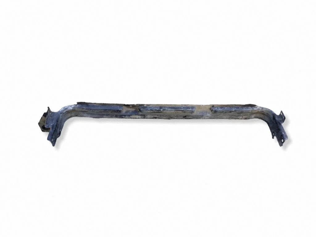 Bottom radiator support slam panel