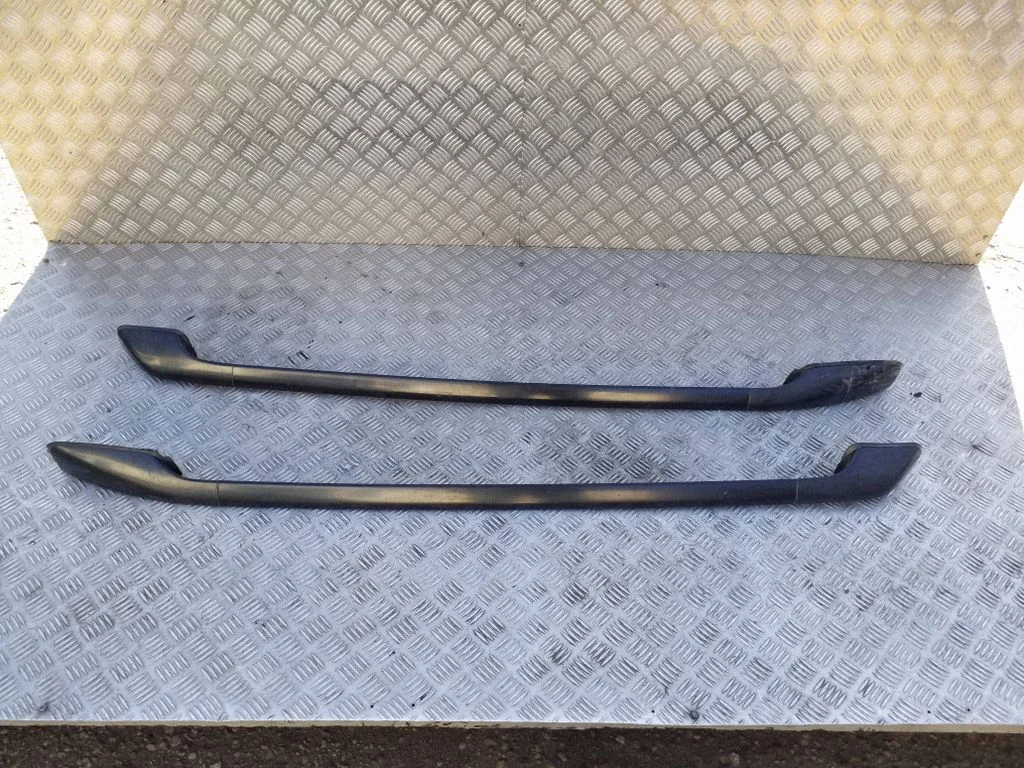 Roof bar rail