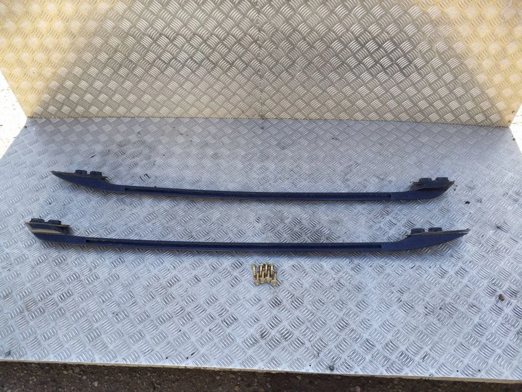 Roof bar rail