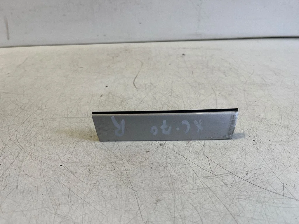 Roof trim bar molding cover 39992801 – Volvo XC70 (2005-2007)