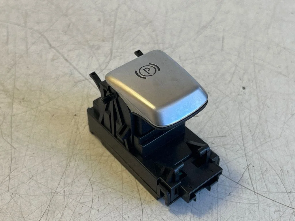 Hand parking brake switch – Mercedes-Benz EQC (2019-)