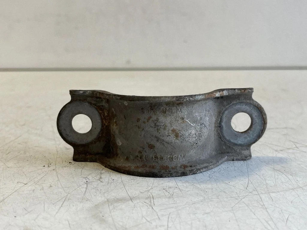 Sway bar bush bracket, rear 7L0511418