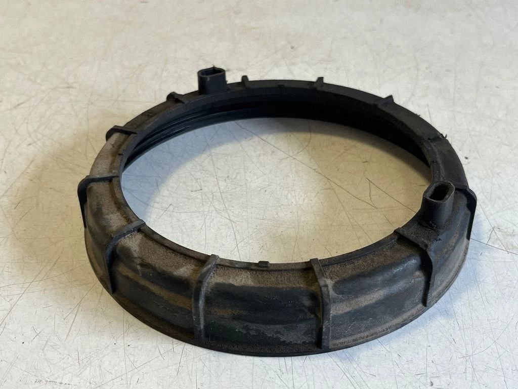 In tank fuel pump screw locking ring/nut 9633283880