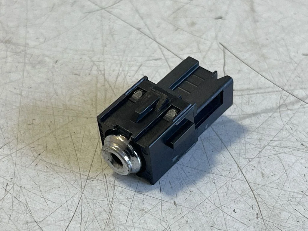 AUX-pesa 967824977700