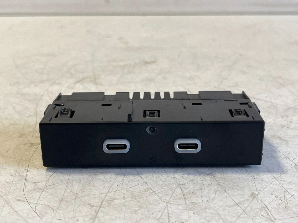USB-pesa 657035736A – Skoda Fabia Mk4 (6VA) (2021-)