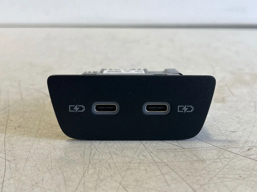 USB ligzda 2G6035954