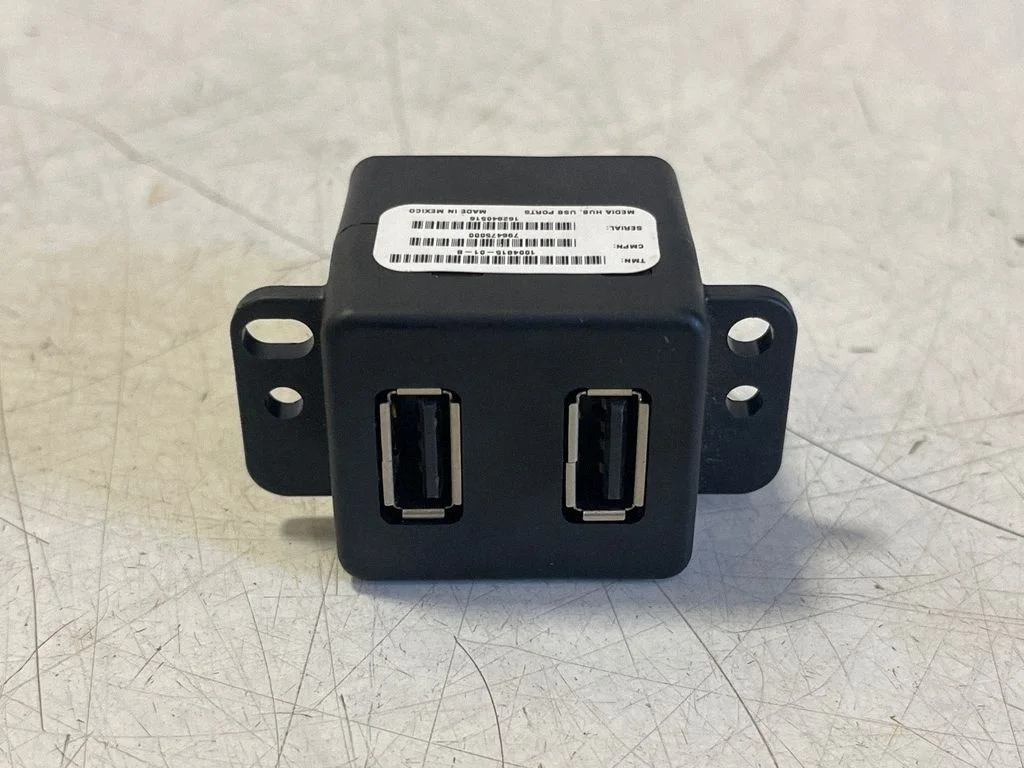 USB socket connector 100481501B – Tesla Model S (2012-)