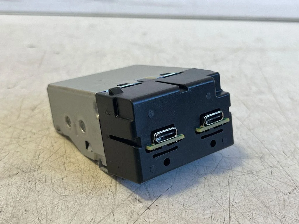 USB-pesa 31682676