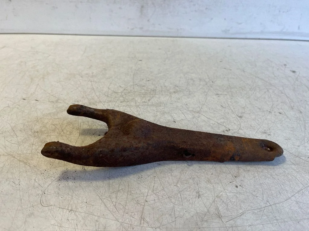 Clutch release arm fork – Toyota Yaris (2006-2011)
