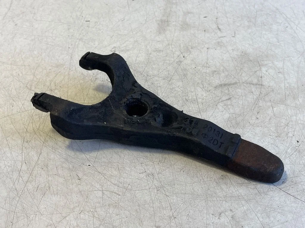 Clutch release arm fork – Toyota Avensis T250 (2003-2006)