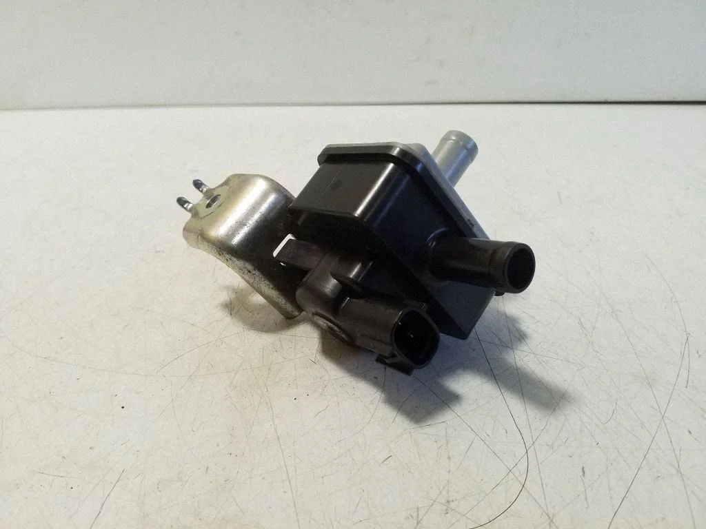 Valve vacuum 90910TC005