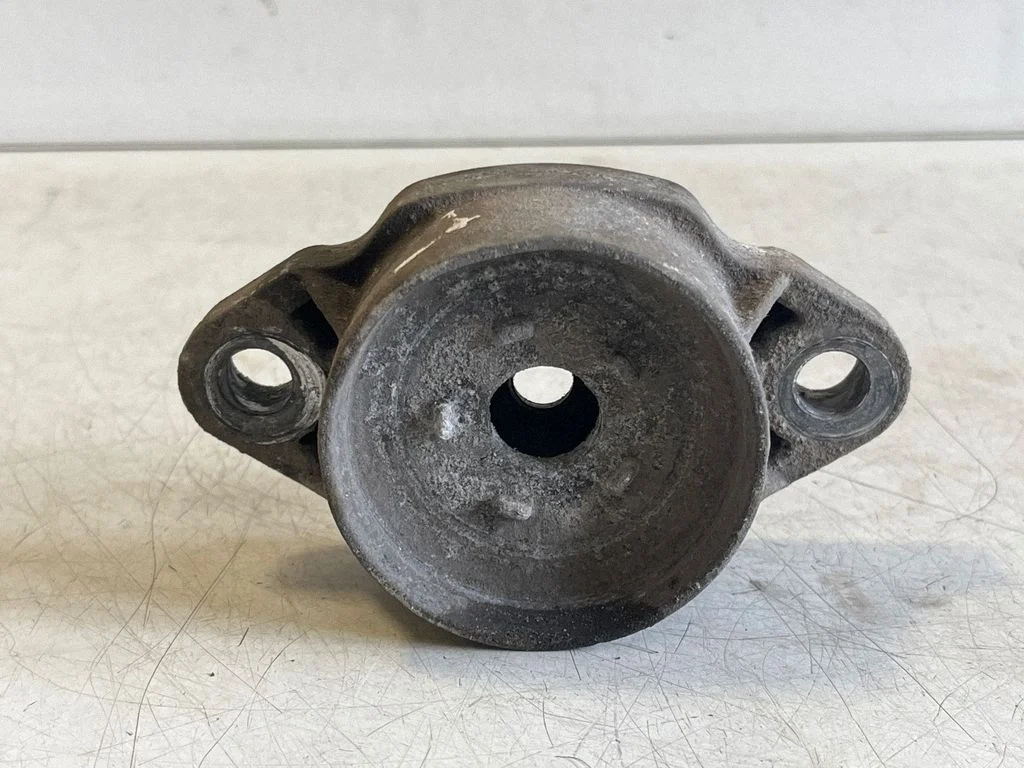 Amortisaatori kinnitusklamber A2133264800