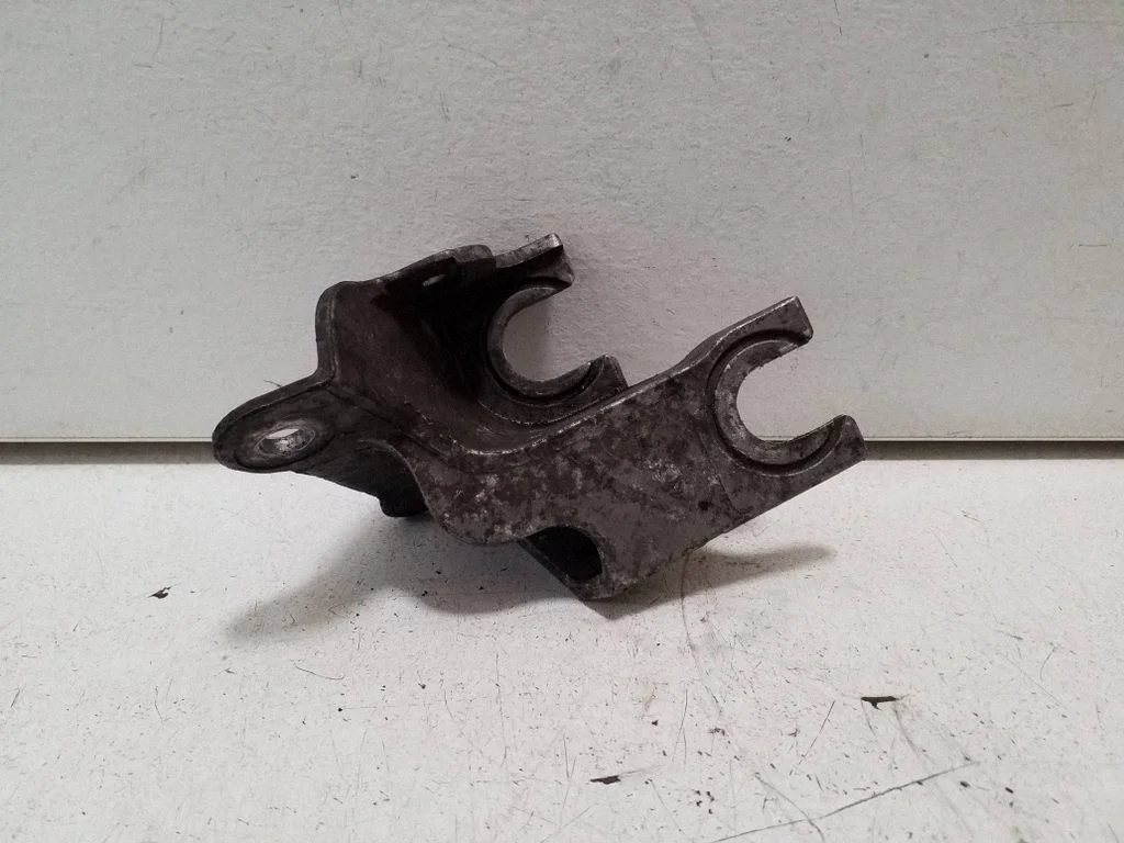 Käiguvahetuse trossi kinnitusklamber 55561876 – Chevrolet Orlando (2011-)