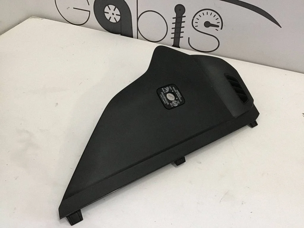 Dashboard side end trim – Toyota RAV 4 (XA50) (2018-)