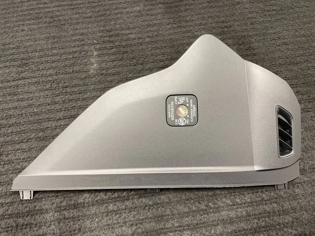 Dashboard side end trim – Toyota RAV 4 (XA50) (2018-)