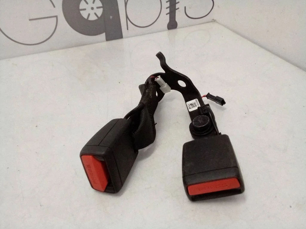 Rear seatbelt buckle 7442030