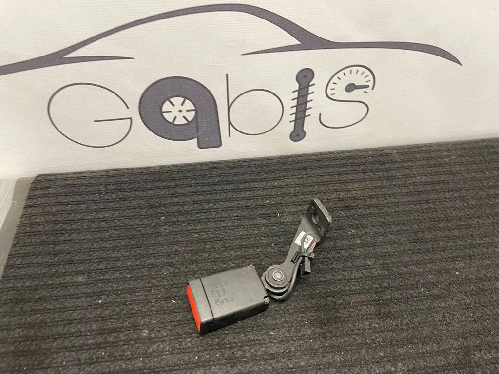 Rear seatbelt buckle 7375447