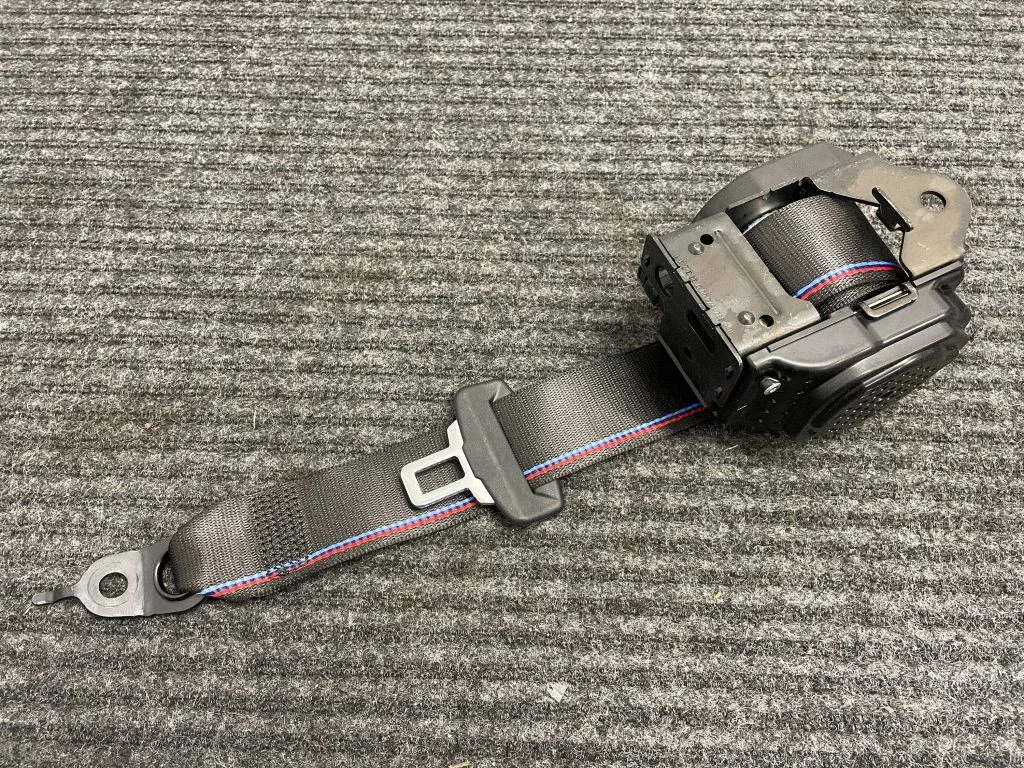Rear seatbelt 648803400E