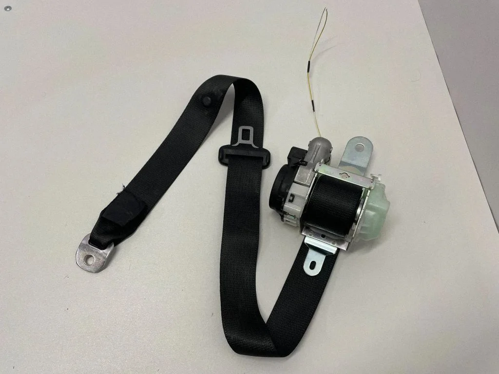 Rear seatbelt – Lexus GS 250 350 300H 450H (2013-)