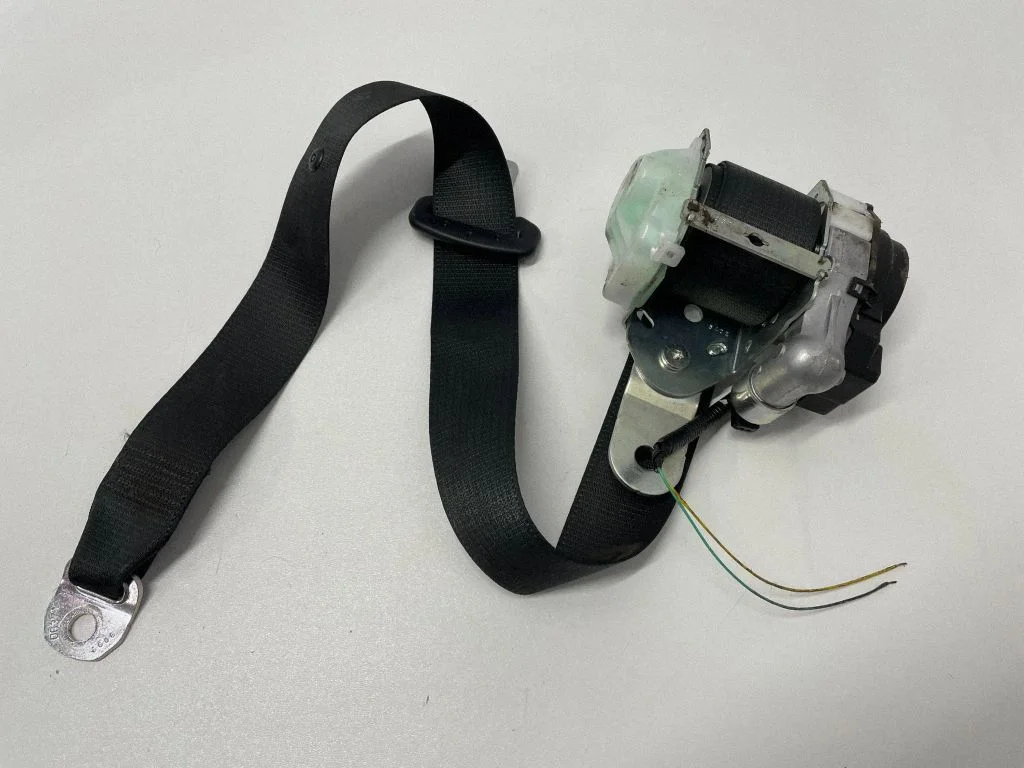 Rear seatbelt – Lexus GS 250 350 300H 450H (2013-)