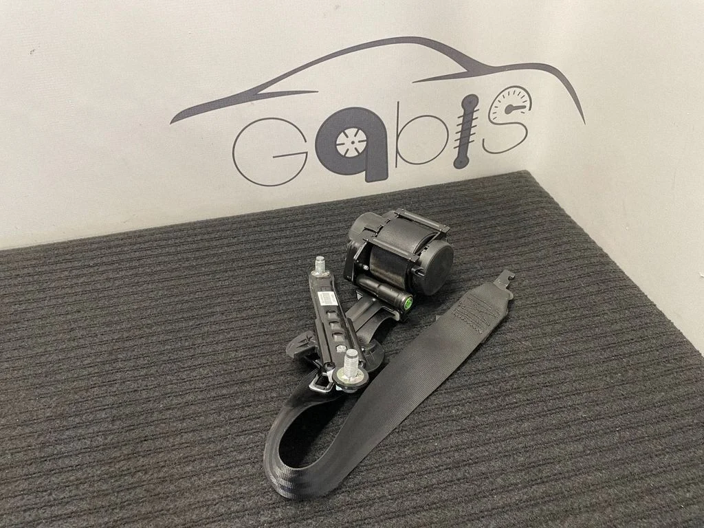 Front seatbelt 88820D4200WK