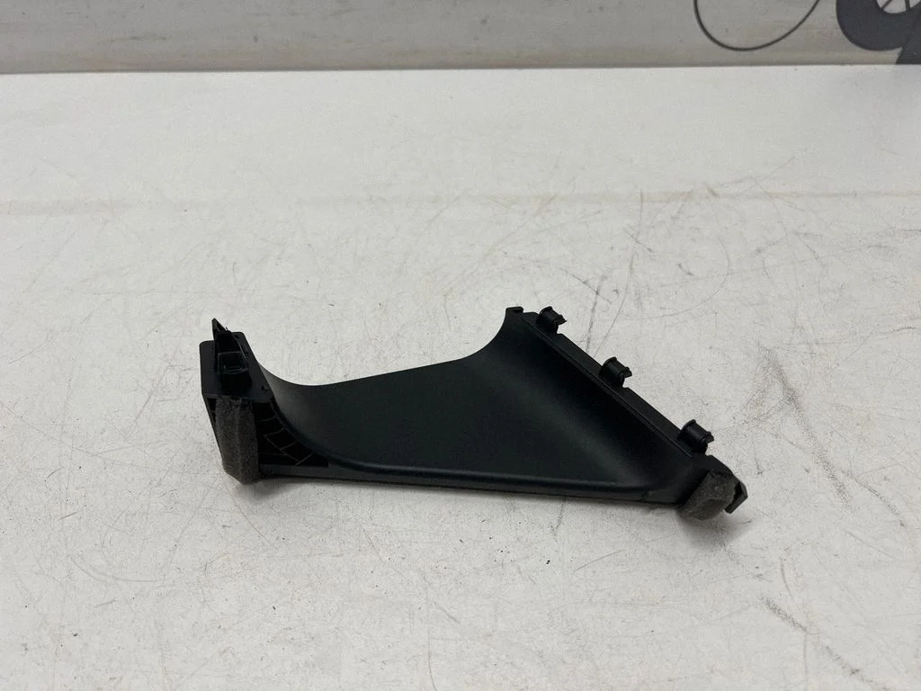 Muu pagasiruumi viimistluse osa – BMW i4 (2021-)