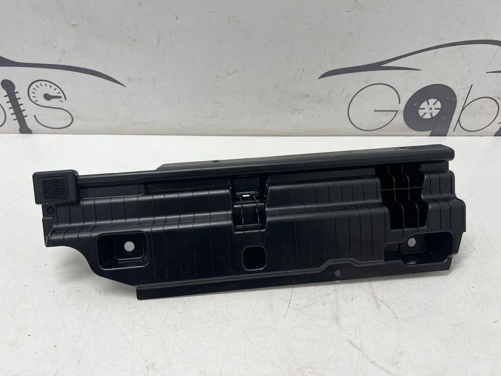 Muu pagasiruumi viimistluse osa – BMW i4 (2021-)