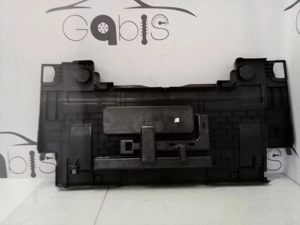 Kita bagažinės apdailos detalė