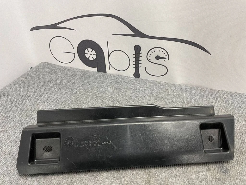 Other trunk/boot trim element 100917300E – Tesla Model S (2012-)