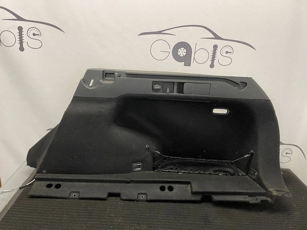 Boczny panel tapicerki bagażnika 85740D4850