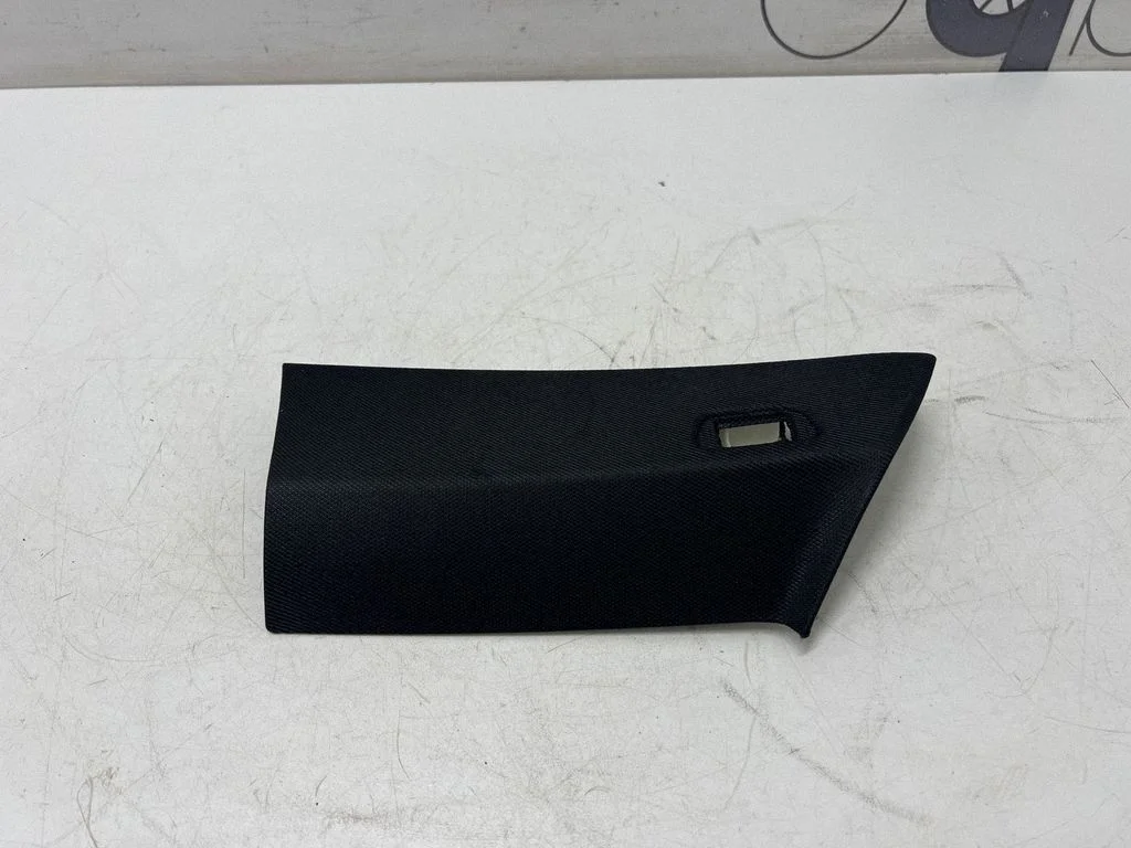 (A) piilari kate – BMW i4 (2021-)