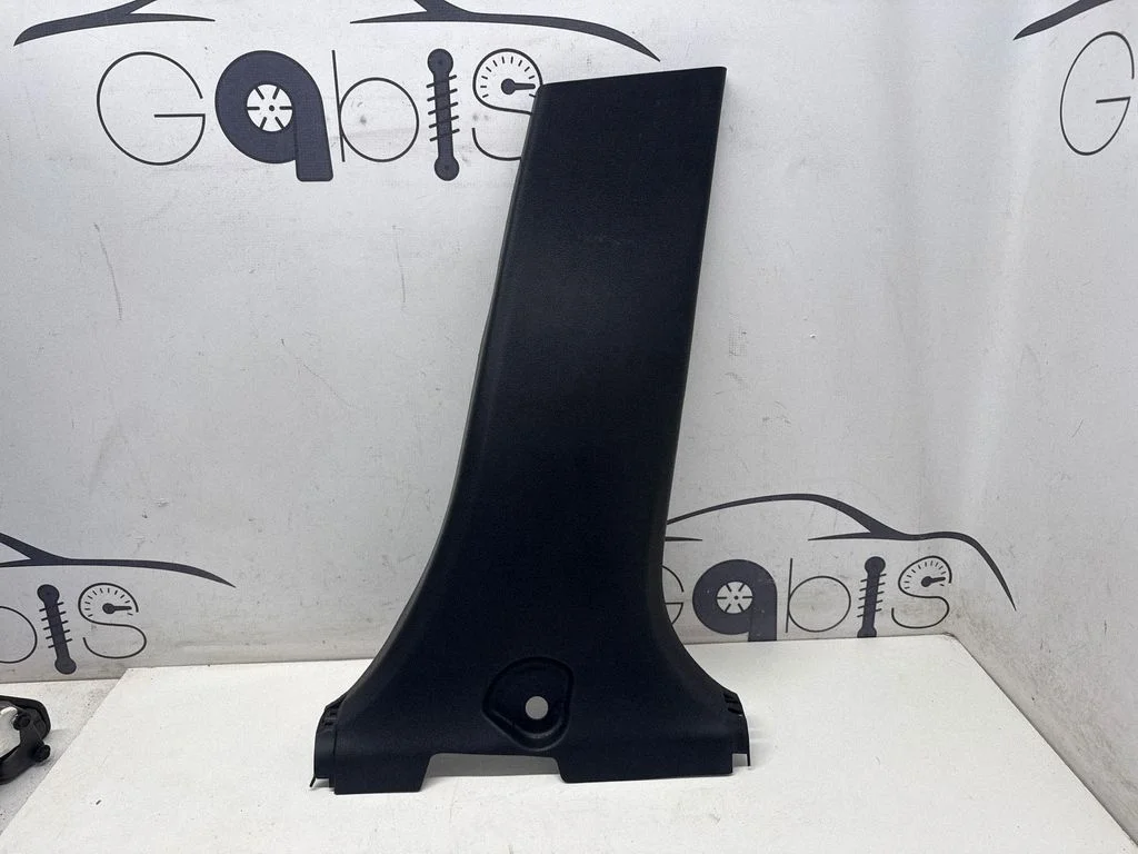 (B) pillar trim (bottom) – Toyota C-HR II (2023-)