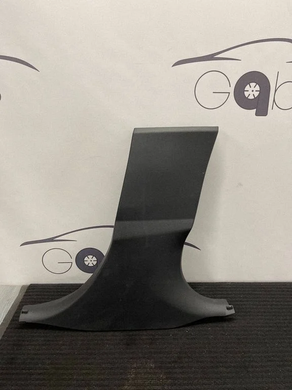 (B) pillar trim (bottom) 7311218
