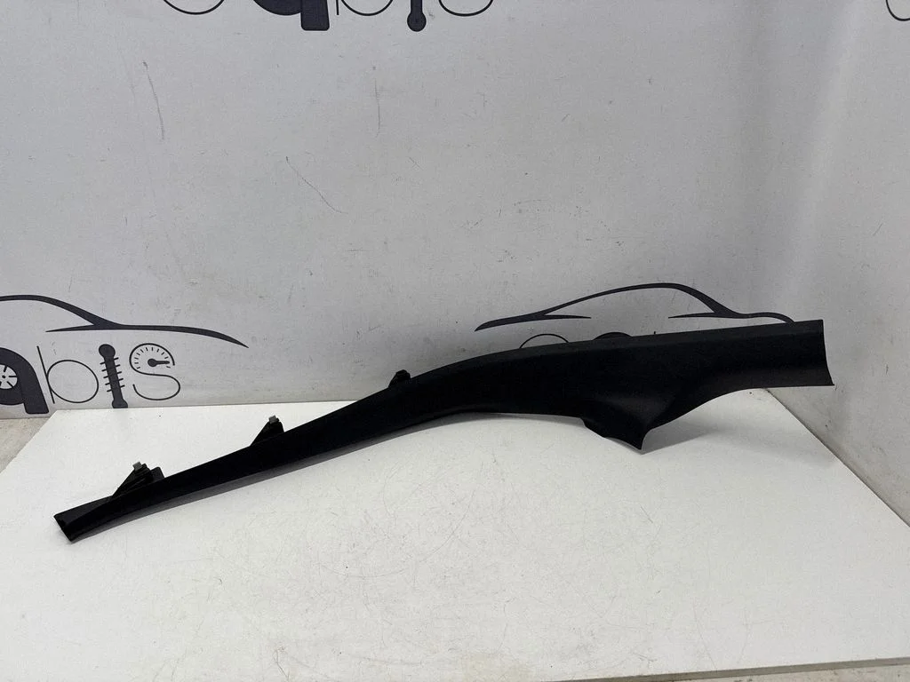 Tagalävise kate (sisemine) 8W0867767A