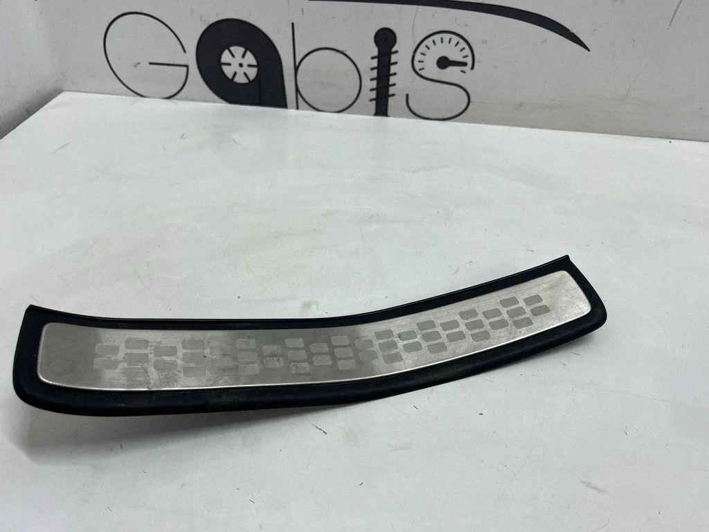 Tagalävise kate (sisemine) 84262SWA – Honda CR-V (2007-2012)