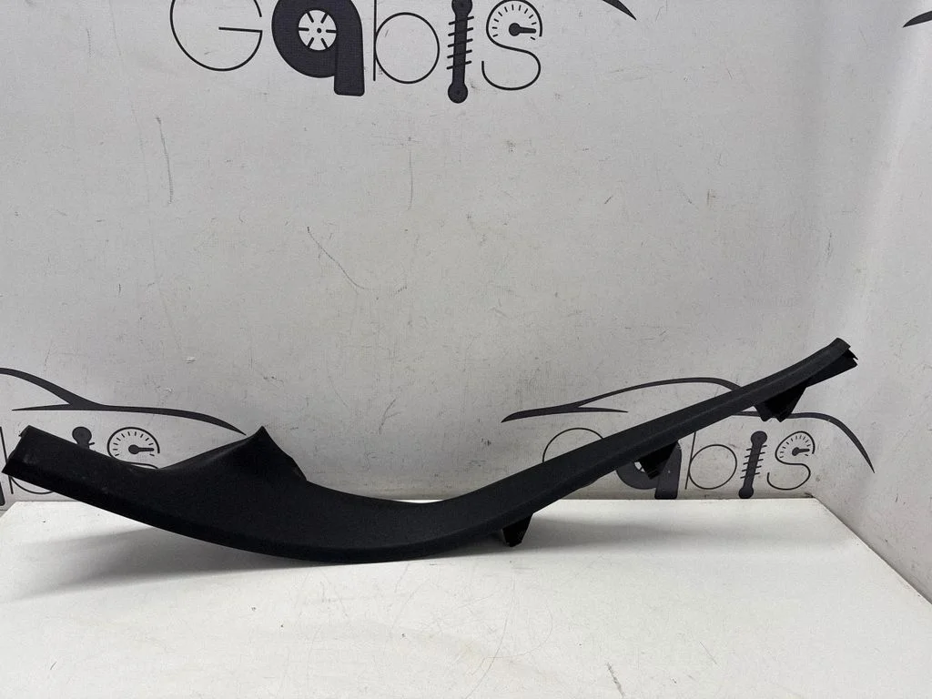 Rear sill trim cover 8W0867767