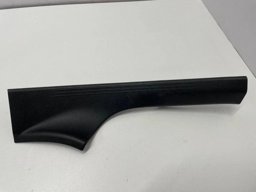 Rear sill trim cover A2136808502