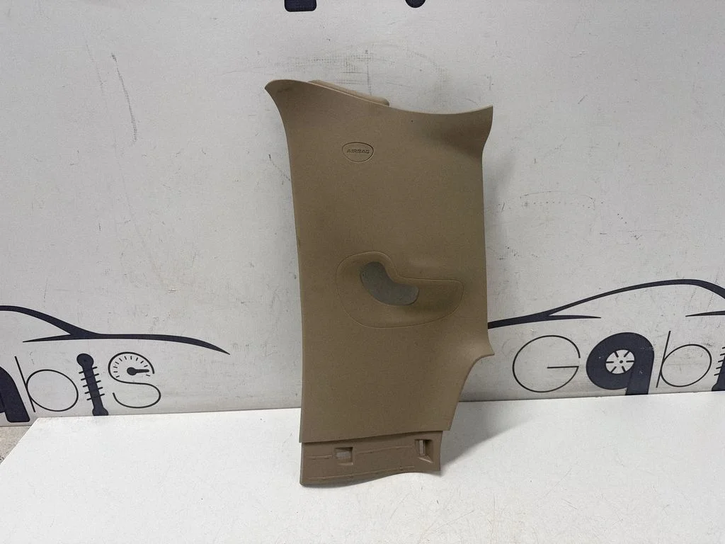 (C) pillar trim – Dodge RAM 1500 DS (2009-)