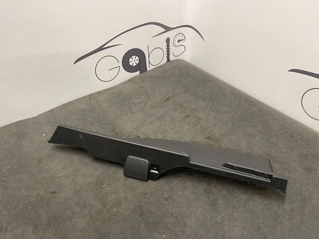 (C) pillar trim 101033800D – Tesla Model S (2012-)