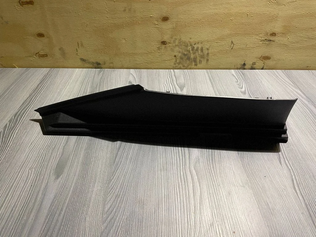 (C) pillar trim 101604000D – Tesla Model S (2012-)